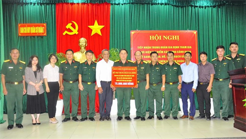 Quận 7 tiếp nhận 50 cán bộ, chiến sĩ Trung đoàn Gia Định tham gia xây dựng cảnh quan môi trường