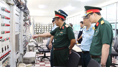 Xây dựng nền công nghiệp quốc phòng chủ động, tự lực, tự cường, lưỡng dụng, hiện đại