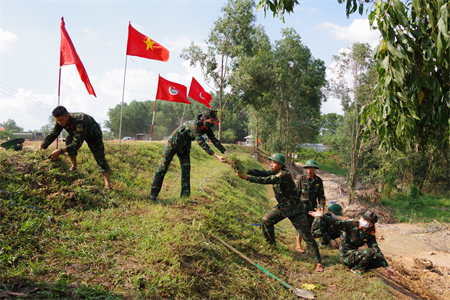 Tuổi trẻ Lữ đoàn 26 ra quân “Ngày chủ nhật xanh”