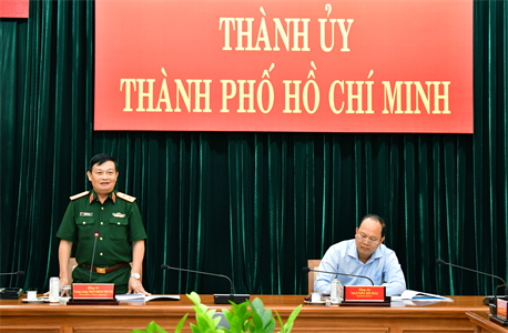 Bộ Tư lệnh Quân khu 7 làm việc với Thành ủy Thành phố Hồ Chí Minh