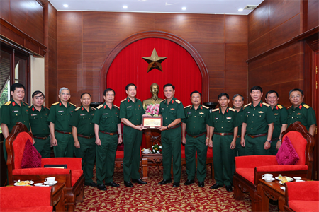 Học viện Quốc phòng chào xã giao Bộ Tư lệnh Quân khu 7