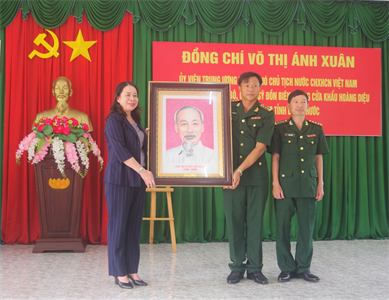 Phó Chủ tịch nước Võ Thị Ánh Xuân thăm Đồn Biên phòng Cửa khẩu Hoàng Diệu, Bình Phước