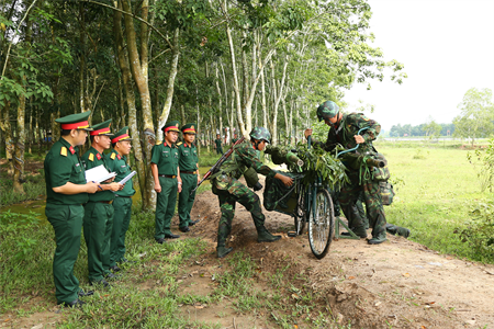 Quân khu kiểm tra đơn vị vận tải “Chính quy, an toàn, huấn luyện giỏi” tại Trung đoàn 271
