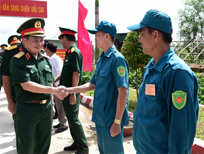 Chính ủy Quân khu 7 thăm, kiểm tra các đơn vị trên tuyến biên giới tỉnh Long An