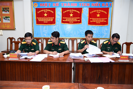 Kiểm tra CTĐ, CTCT trong chuẩn bị diễn tập KVPT tỉnh Bình Dương