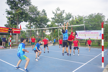 Sư đoàn 5: Sôi nổi nhiều hoạt động chào mừng Quốc khánh