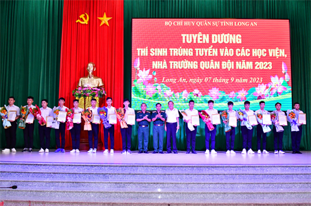 Long An: 61 thí sinh trúng tuyển vào các học viện, nhà trường Quân đội năm 2023