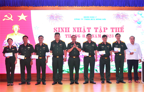 Công ty Đông Hải tổ chức sinh nhật cho cán bộ, công nhân viên