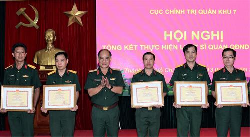 Cục Chính trị Quân khu tổng kết Luật Sĩ quan Quân đội nhân dân Việt Nam