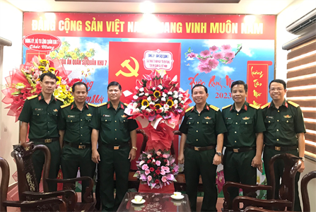 Ban CHQS Quận 3 thăm, chúc mừng Tòa án Quân sự Quân khu 7