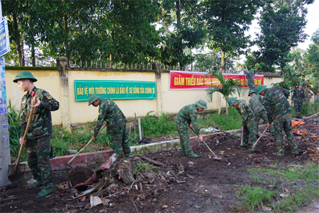 Lữ đoàn 26 ra quân làm công tác dân vận
