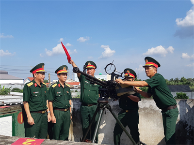 Quân khu kiểm tra công tác phòng không Nhân dân tại tỉnh Long An