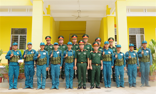 Chỉ huy trưởng Bộ CHQS tỉnh Long An kiểm tra đột xuất thực hiện nhiệm vụ sẵn sàng chiến đấu trên tuyến biên giới