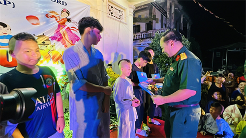 Tết Trung thu ấm tình quân - dân