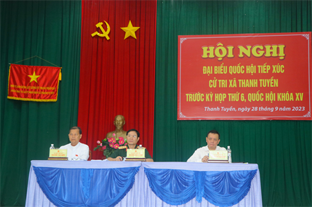 Cử tri huyện Dầu Tiếng, tỉnh Bình Dương đóng góp những ý kiến tâm huyết