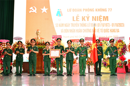 Lữ đoàn 77 kỷ niệm 50 năm Ngày truyền thống và đón nhận Huân chương Bảo vệ Tổ quốc hạng Ba