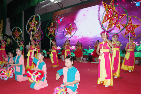 Sư đoàn 5 tổ chức đêm hội trăng rằm cho các cháu thiếu nhi