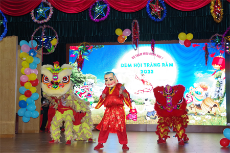 Bộ Tham mưu Quân khu rộn ràng “Đêm hội trăng rằm”