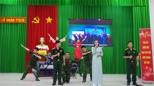 Lữ đoàn 26 hội thi “Tuổi trẻ với pháp luật” năm 2023