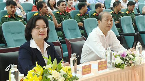 Tỉnh Bình Dương khai giảng lớp cập nhật kiến thức quốc phòng và an ninh đối tượng 3
