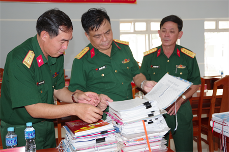 Quân khu kiểm tra công tác Đảng, công tác chính trị tại tỉnh Bình Thuận