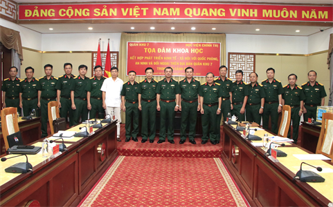 Tọa đàm: “Kết hợp phát triển kinh tế, xã hội với quốc phòng, an ninh và đối ngoại trên địa bàn Quân khu 7 trong bối cảnh mới”
