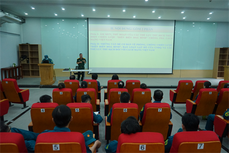 Quận Bình Tân khai mạc huấn luyện tự vệ