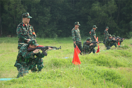 Công ty Kinh doanh than Đông Bắc miền Nam (Tổng công ty Đông Bắc) huấn luyện quân sự năm 2023