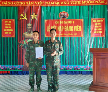 Kết nạp Đảng trên đường hành quân diễn tập