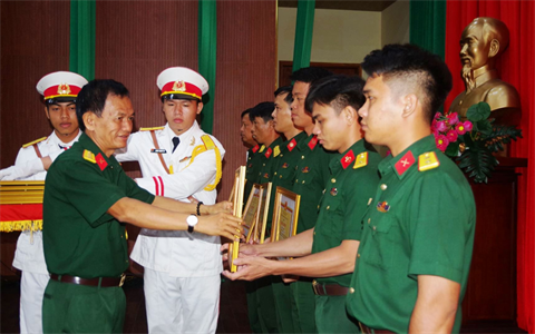 Bộ CHQS tỉnh Bình Dương tổng kết đợt thi đua đột kích thực hiện nhiệm vụ diễn tập khu vực phòng thủ