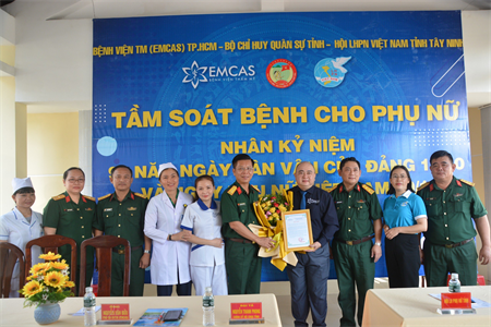 Bệnh viện thẩm mỹ TP. Hồ Chí Minh khám tầm soát bệnh cho phụ nữ LLVT tỉnh Tây Ninh