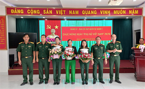 Ban Chỉ huy Quân sự Quận 1 gặp mặt kỷ niệm 13 năm Ngày Phụ nữ Việt Nam