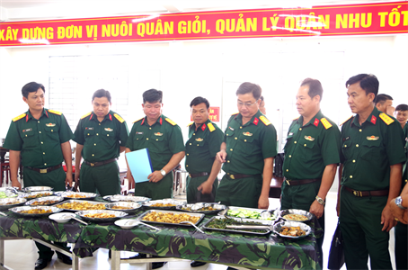 Bộ CHQS tỉnh Long An tập huấn, hướng dẫn thực hiện mô hình 5S và món ăn tự chọn bữa trưa trong LLVT tỉnh