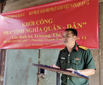 Ban CHQS Quận 12 trao kinh phí xây “nhà tình nghĩa quân-dân”
