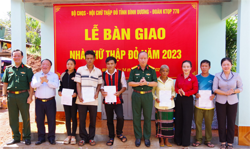 Tỉnh Bình Dương bàn giao 5 căn nhà chữ thập đỏ cho đồng bào dân tộc thiểu số