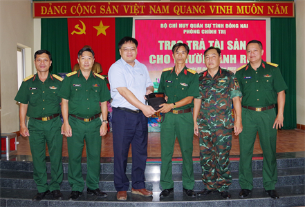 Bộ CHQS tỉnh Đồng Nai: Quân nhân trả lại tài sản cho người đánh rơi