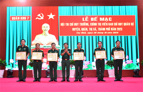 Ngày hội đua tài của Chỉ huy trưởng, Chính trị viên Ban CHQS huyện, quận, thị xã, thành phố