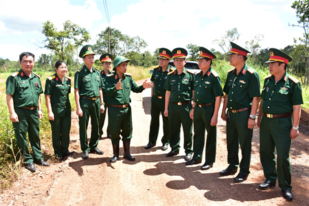 Bộ Tư lệnh Quân khu kiểm tra dự án đường tuần tra biên giới tại Tây Ninh giai đoạn 2021 - 2025