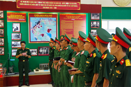 Tiểu đoàn 60, Bộ Tham mưu giáo dục truyền thống, tham quan học tập thực tế