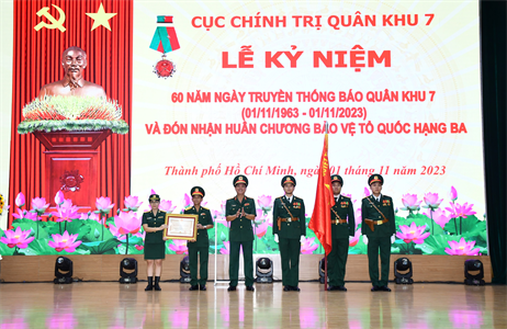 Báo Quân khu 7 kỷ niệm 60 năm Ngày Truyền thống và đón nhận Huân chương Bảo vệ Tổ quốc hạng Ba