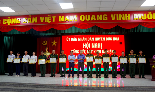 Rút kinh nghiệm diễn tập khu vực phòng thủ huyện Đức Hòa, tỉnh Long An
