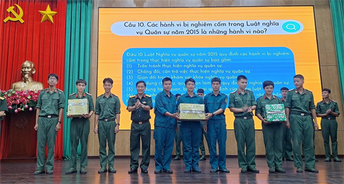 Bộ CHQS tỉnh Bình Dương sinh hoạt Ngày pháp luật