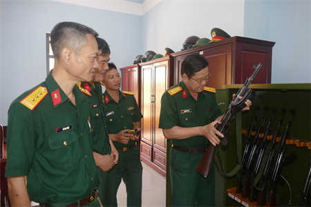 Quân đoàn 4 phúc tra kết quả xây dựng đơn vị vững mạnh toàn diện “Mẫu mực, tiêu biểu” tại Sư đoàn 7