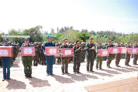 Sư đoàn 302: Hoàn thành diễn tập phòng ngự từ hướng biển