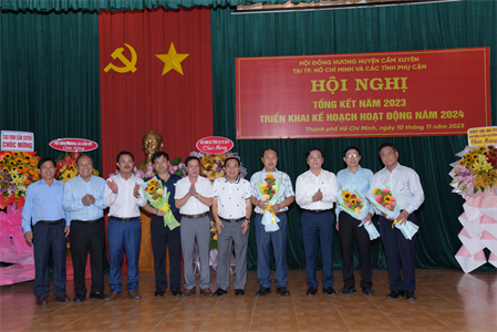 ​Hội đồng hương huyện Cẩm Xuyên đóng góp thiết thực cho quê hương