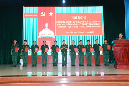 Trung đoàn 88 công bố quyết định sáp nhập, tổ chức lại Ban Hậu cần – Kỹ thuật
