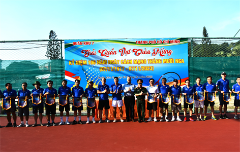 Giao lưu quần vợt chào mừng 106 năm Ngày Cách mạng Tháng Mười Nga vĩ đại