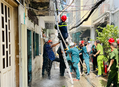 LLVT Phường 5, Quận 3 tích cực tham gia chữa cháy