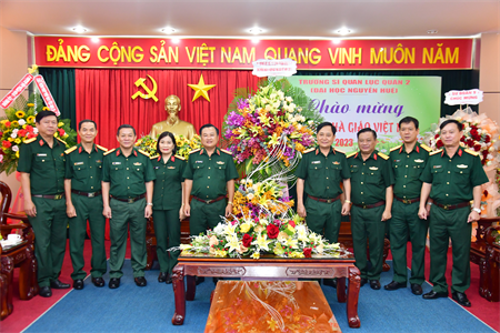 Bộ Tư lệnh Quân khu chúc mừng các nhà trường nhân Ngày Nhà giáo Việt Nam 20/11