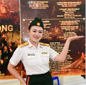 “Nghệ sĩ - chiến sĩ” Thiếu úy Trương Thùy Dương